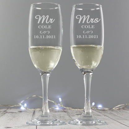 Personalised Wedding Mr & Mrs Pair of Flute Glasses | Gift Idea